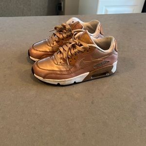 Kids girls Nike Air Max Size 4 Y